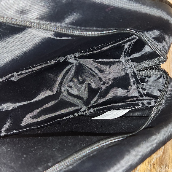 NWOT Basics Black Cosmetic Makeup Toiletry Bag Case - Picture 5 of 11